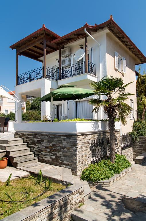 Beach Front Villa Nea Kallikrateia Екстер'єр фото