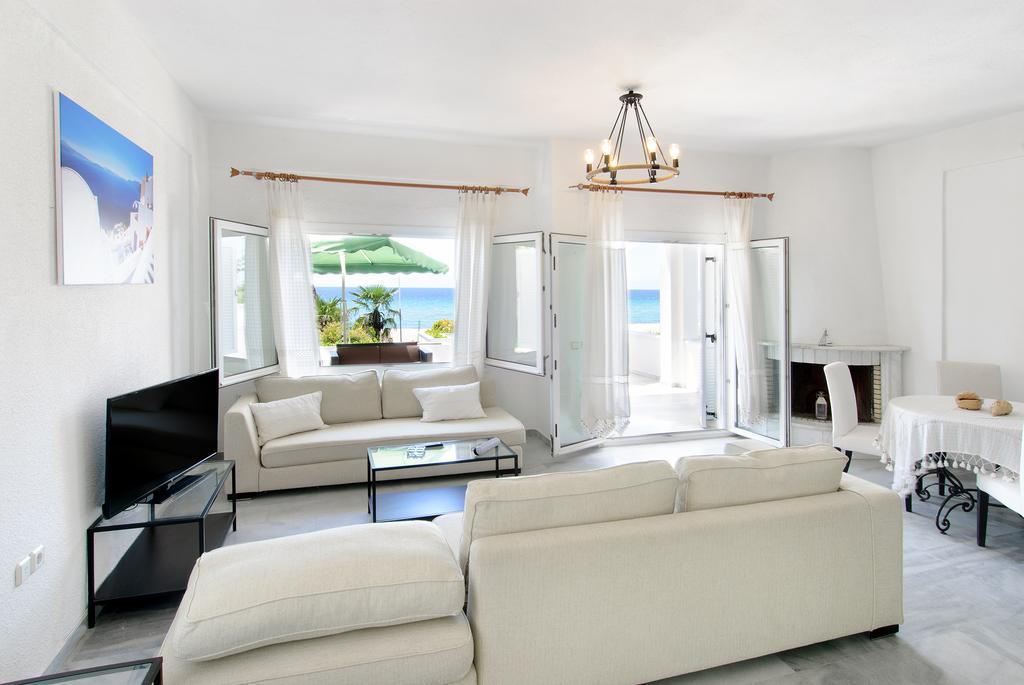 Beach Front Villa Nea Kallikrateia Екстер'єр фото