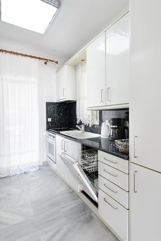 Beach Front Villa Nea Kallikrateia Екстер'єр фото
