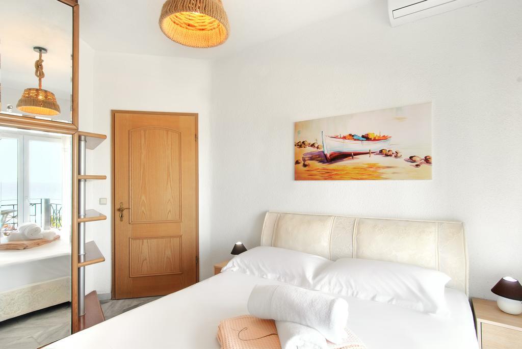 Beach Front Villa Nea Kallikrateia Екстер'єр фото